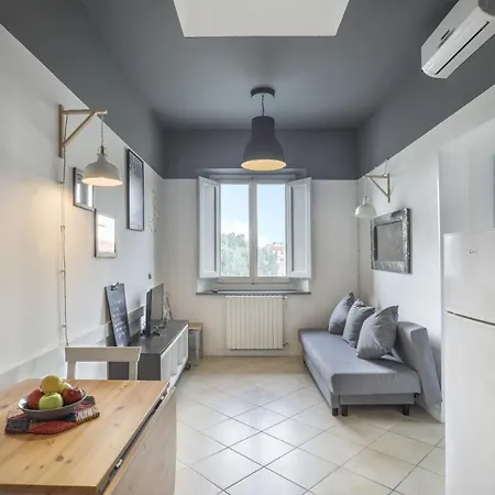 Luna - Sweet Dreams In Apartment Florence