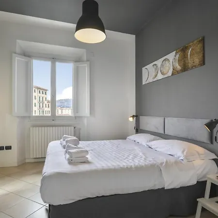 Luna - Sweet Dreams In Apartment Florence